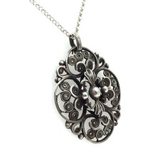 Collana medaglione costume