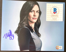 MAGGIE SIFF SIGNED 8X10 PHOTO