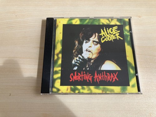 Alice cooper snorting - alice,