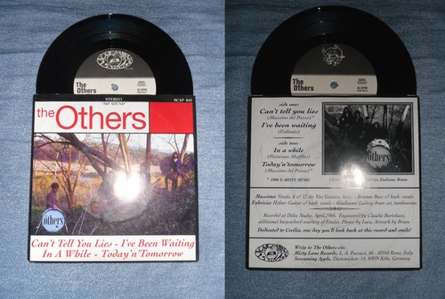 The others screaming apple - others,
