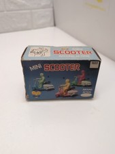 Mini Scooter Around Action