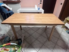 Stupendo Tavolo da Pranzo 8 Posti in Legno Massiccio - Come Nuovo!