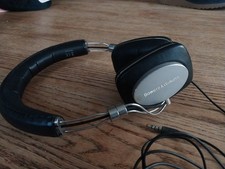 Cuffie cablate Bowers and Wilkins P5 AS-IS solo un lato ha audio per ricambi