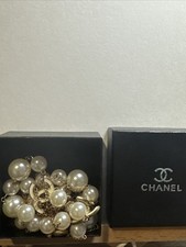Collana Chanel Sautoir di perle tono oro con scatola