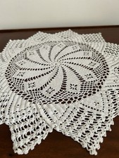 Affascinante centrino centrale