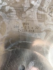 Disco NUOVO per sega circolare in HSS, 300 x 2.5 x 32, Z=200 T=4 Marca SCU