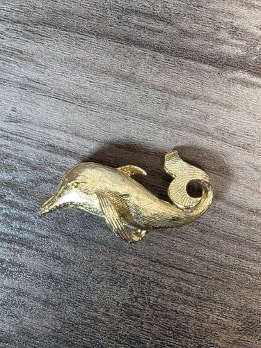 Spilla delfino tono oro spilla