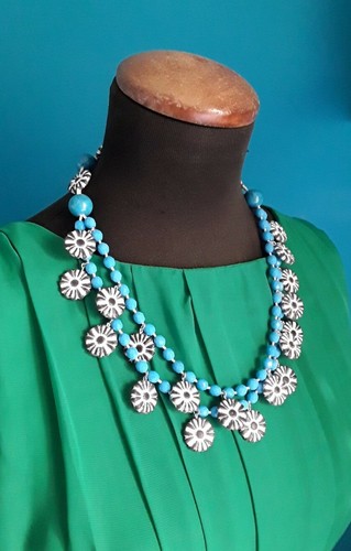 Collana con materiale vintage