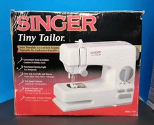 Macchina da cucire Singer Tiny Trailor TT700 testata funzionante in scatola *vedi foto*