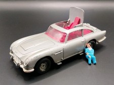 CORGI ASTON MARTIN DB5 JAMES