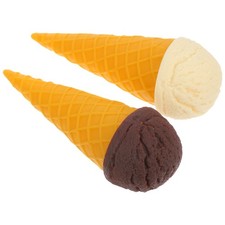  2 pezzi di gelato finto in
