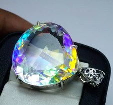 Ciondolo mistico taglio pera