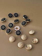 18 bottoni Chanel 6x oro e 12