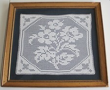 Quadro all'uncinetto con