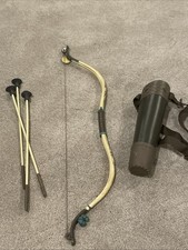 Disney Store Esclusivo Brave Merida Fiocco Faretra Giocattolo Tiro con l'Arco Set 3 Frecce Costume