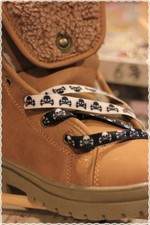 Coppia Stringhe scarpe colori Fashion BIANCHE NERE TESCHI 115 cm *shoes strings