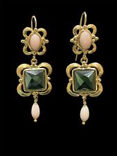 Orecchini artigianali realizzati in corallo rosa e quarzo verde con argento