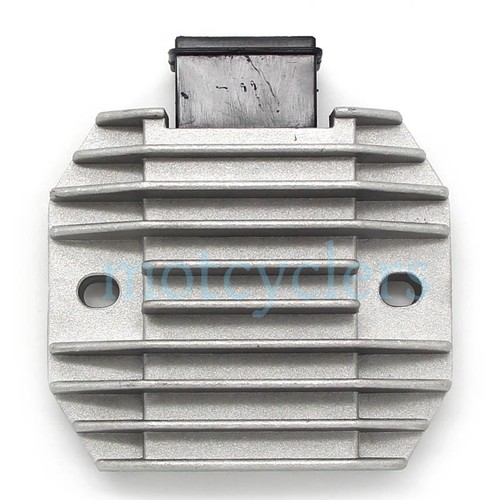 Regolatore raddrizzatore per