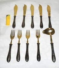 6 coltelli +1 cucchiaino + 4