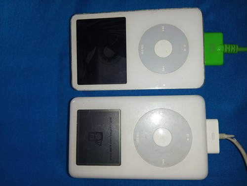 Vintage classic ipods is - 2,