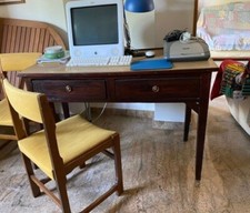 Scrittoio-tavolo in legno anni 60 restaurato con  comoda sedia