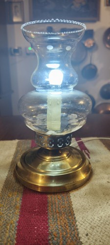 Antica lampada elettrica lume
