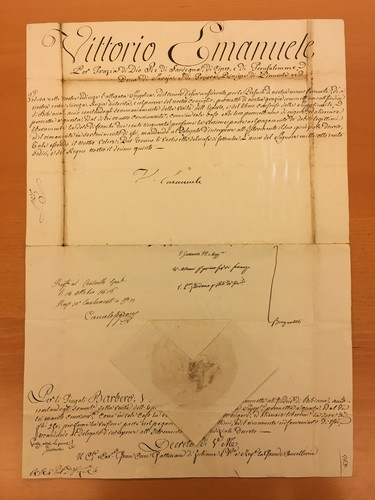 Documento firmato vittorio - documento,