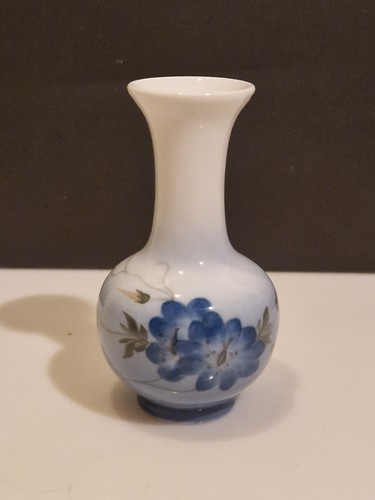 Royal copenhagen vase - royal,
