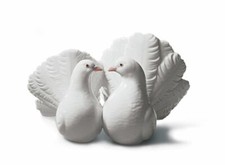 LLADRO PORCELAIN FIGURINE
