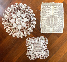 3 CENTRI  ad uncinetto ,  rotondo diam. cm.33 , rett. 28 x 20,  quadrato 21 x 21