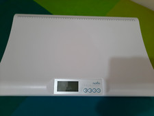 Bilancia primipesi Nuvita + Cuscino allattamento Boppy Chicco