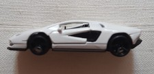 Mini Lamborghini Countach bianca modellino sorpresina Uovo di Pasqua 2025