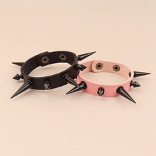 Bracciale pelle punk rivetto