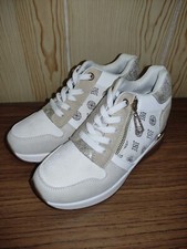 Sneakers beige eleganti per