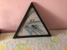 Orologio KIENZLE QUARZ GERMANY triangolare da muro e da appoggio 