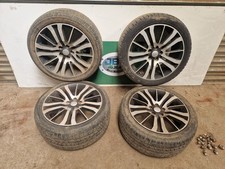 Set Di 4 Cerchi E Pneumatici