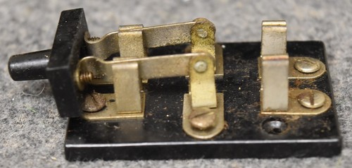 Interruttore lama coltello