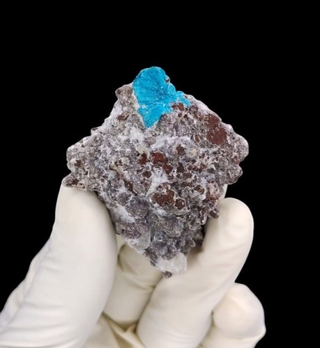 Cavansite naturale minerali - cavansite, su