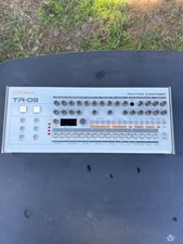 Roland TR-09 Rhythm Performer