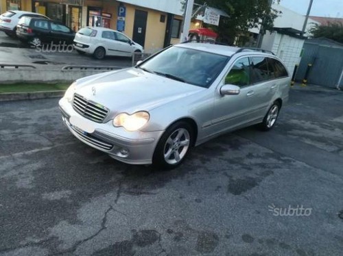 Mercedes 220 2005 pezzi di - mercedes,