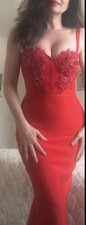 Splendido abito rosso nuovo