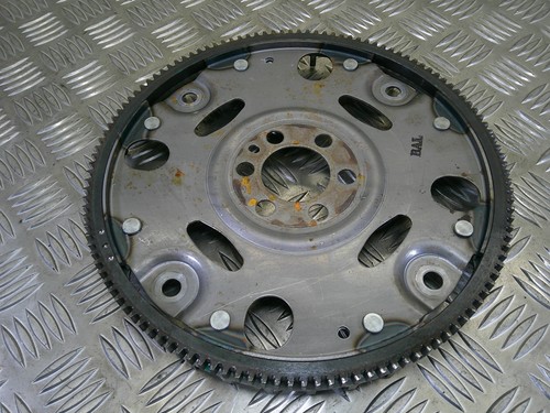 Nissan micra k13 - nissan, volano