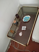 tavolino da salotto vintage, ben conservato in vetro e metallo dorato