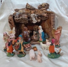 Vecchio presepe completo.Capanna sughero