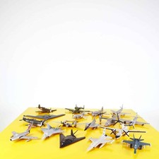 Set di modellini di aerei in