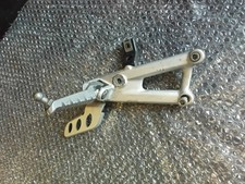 Pedana poggiapiedi anteriore