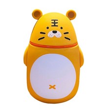 Cartone animato tazza d'acqua