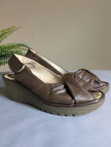 Sandali con zeppa fly london - sandali,
