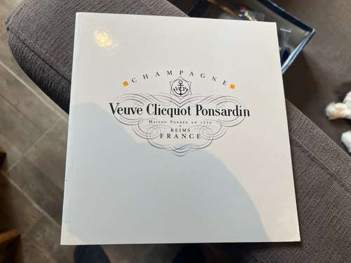 Plaquette publicitaire pour - , le