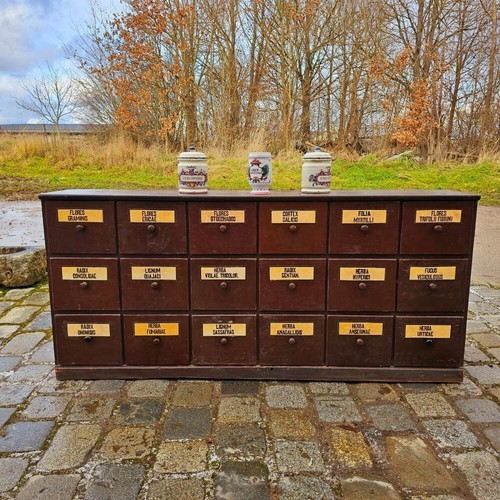 Armadio antico farmacia